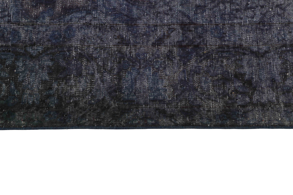 Vintage Kerman Collection: Antique Persian Hand-Knotted Rugs in Recoloured, Stonewashed Finishes195 cm x 305 cm