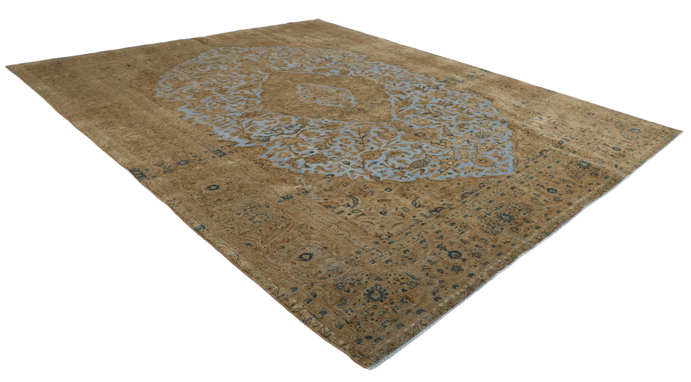 Vintage Royal Collection: Antique Persian Hand-Knotted Rugs in Stonewashed, Recoloured Finishes279 cm x 387 cm