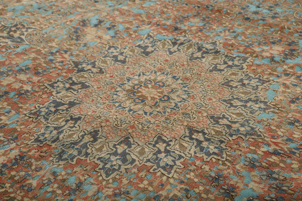 Vintage Kerman Collection: Antique Persian Hand-Knotted Rugs in Recoloured, Stonewashed Finishes300 cm x 393 cm