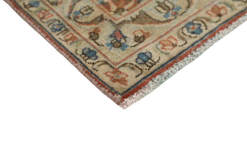 Vintage Kerman Collection: Antique Persian Hand-Knotted Rugs in Recoloured, Stonewashed Finishes300 cm x 393 cm