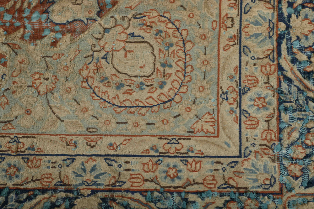 Vintage Kerman Collection: Antique Persian Hand-Knotted Rugs in Recoloured, Stonewashed Finishes300 cm x 397 cm