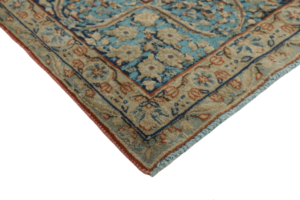 Vintage Kerman Collection: Antique Persian Hand-Knotted Rugs in Recoloured, Stonewashed Finishes300 cm x 397 cm