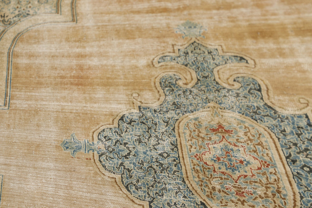 Vintage Royal Collection: Antique Persian Hand-Knotted Rugs in Stonewashed, Recoloured Finishes300 cm x 407 cm