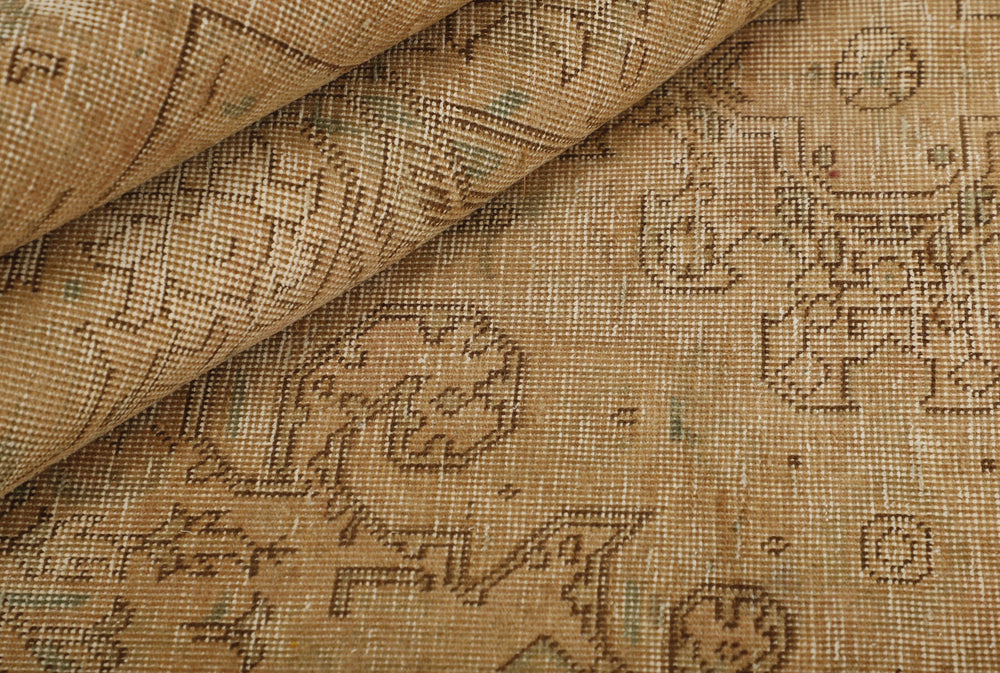 Vintage Royal Collection: Antique Persian Hand-Knotted Rugs in Stonewashed, Recoloured Finishes230 cm x 334 cm