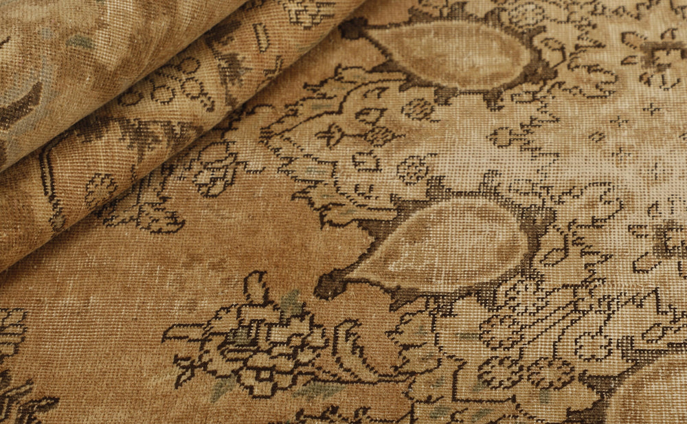 Vintage Royal Collection: Antique Persian Hand-Knotted Rugs in Stonewashed, Recoloured Finishes246 cm x 339 cm
