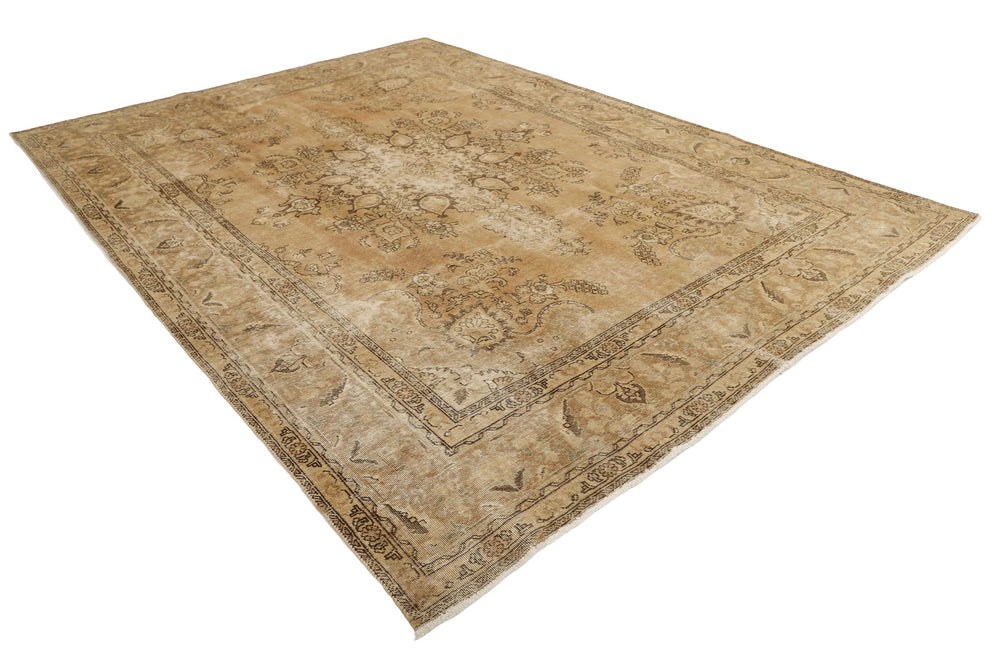 Vintage Royal Collection: Antique Persian Hand-Knotted Rugs in Stonewashed, Recoloured Finishes246 cm x 339 cm