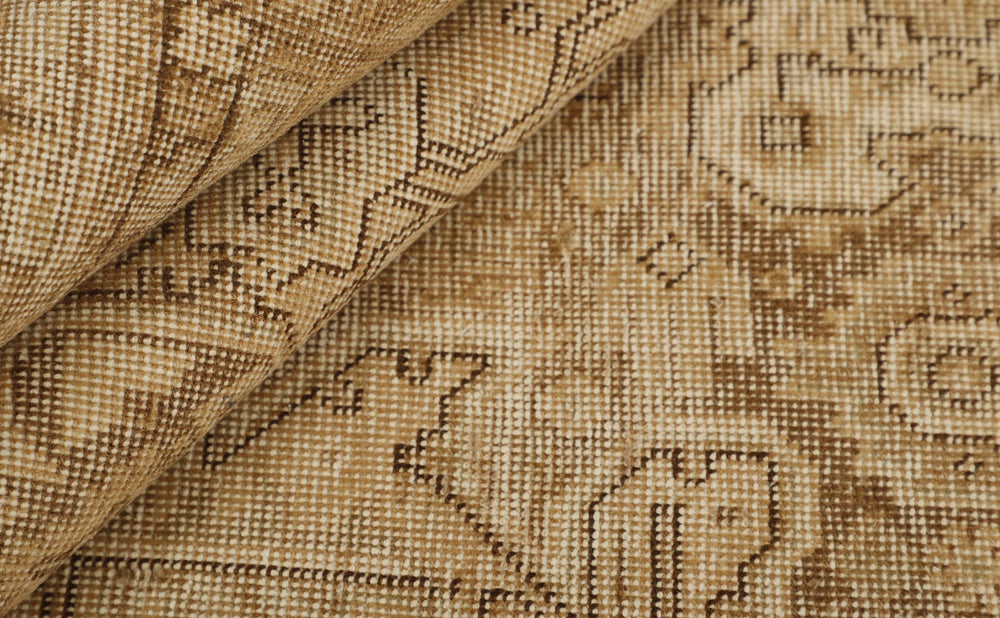 Vintage Royal Collection: Antique Persian Hand-Knotted Rugs in Stonewashed, Recoloured Finishes184 cm x 283 cm