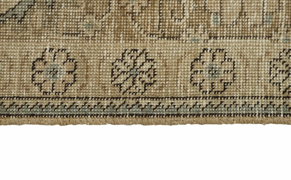 Vintage Royal Collection: Antique Persian Hand-Knotted Rugs in Stonewashed, Recoloured Finishes302 cm x 385 cm