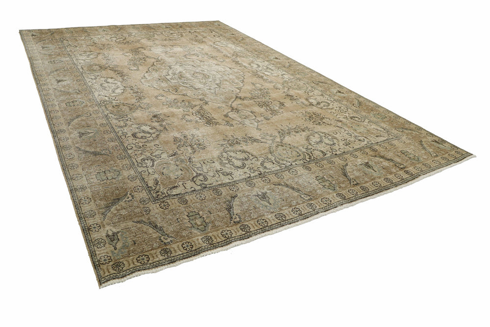 Vintage Royal Collection: Antique Persian Hand-Knotted Rugs in Stonewashed, Recoloured Finishes302 cm x 385 cm