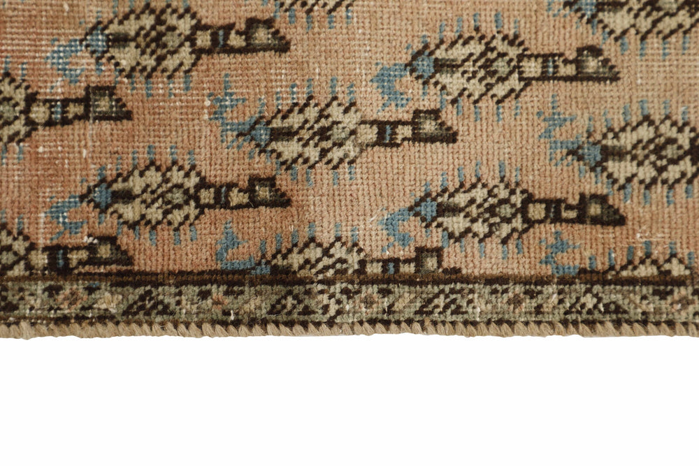 Vintage Royal Collection: Antique Persian Hand-Knotted Rugs in Stonewashed, Recoloured Finishes71 cm x 440 cm
