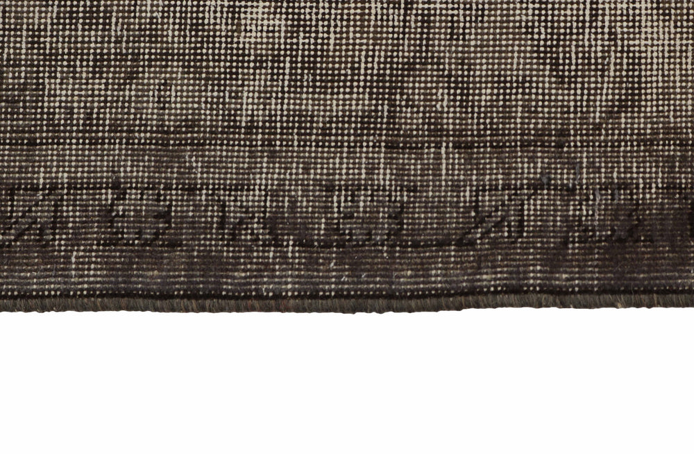 Vintage Royal Collection: Antique Persian Hand-Knotted Rugs in Stonewashed, Recoloured Finishes249 cm x 333 cm