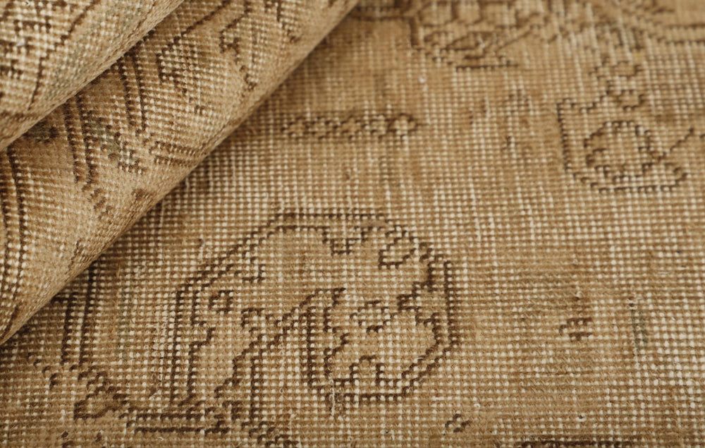 Vintage Royal Collection: Antique Persian Hand-Knotted Rugs in Stonewashed, Recoloured Finishes189 cm x 300 cm