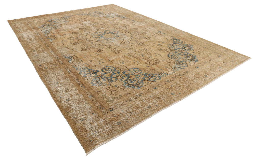 Vintage Royal Collection: Antique Persian Hand-Knotted Rugs in Stonewashed, Recoloured Finishes264 cm x 362 cm
