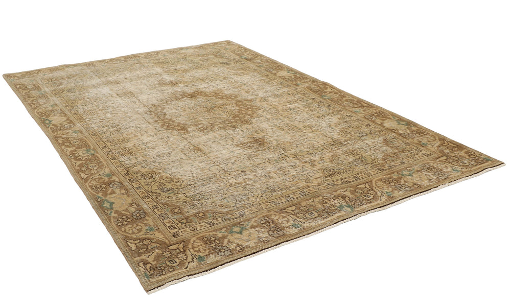 Vintage Royal Collection: Antique Persian Hand-Knotted Rugs in Stonewashed, Recoloured Finishes194 cm x 288 cm