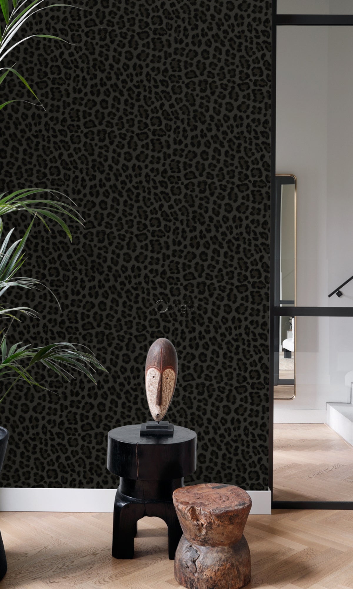 Leopard Metallic Animal Print wallpaper in black & gold