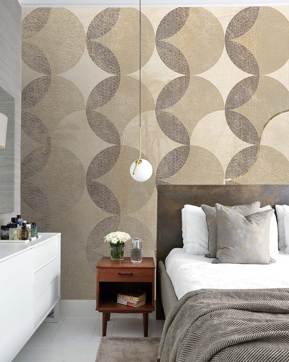 Elegant Ivory Distressed Geometric Arc Mural M2945