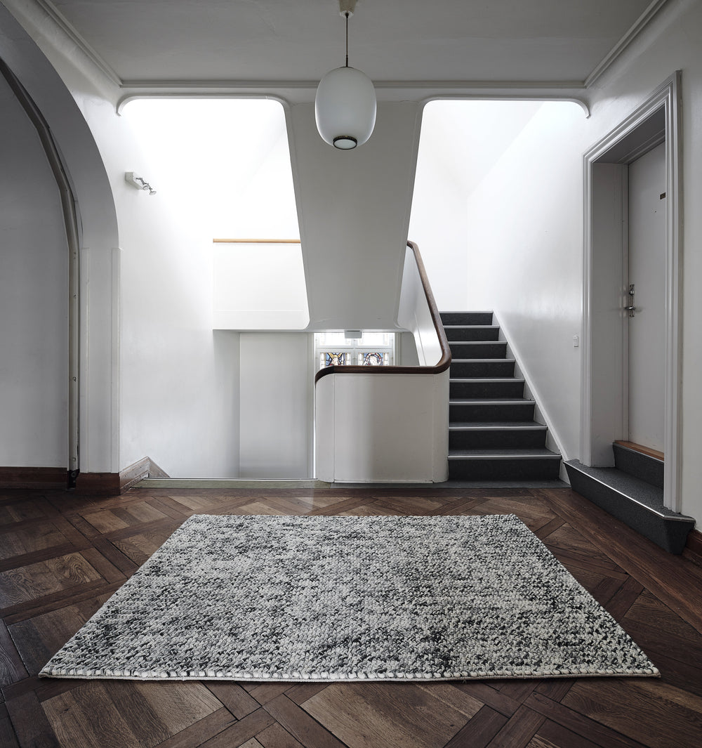 Walls Republic: Hand-Woven Modern Felted Wool Rugs from India140 cm x 200 cm