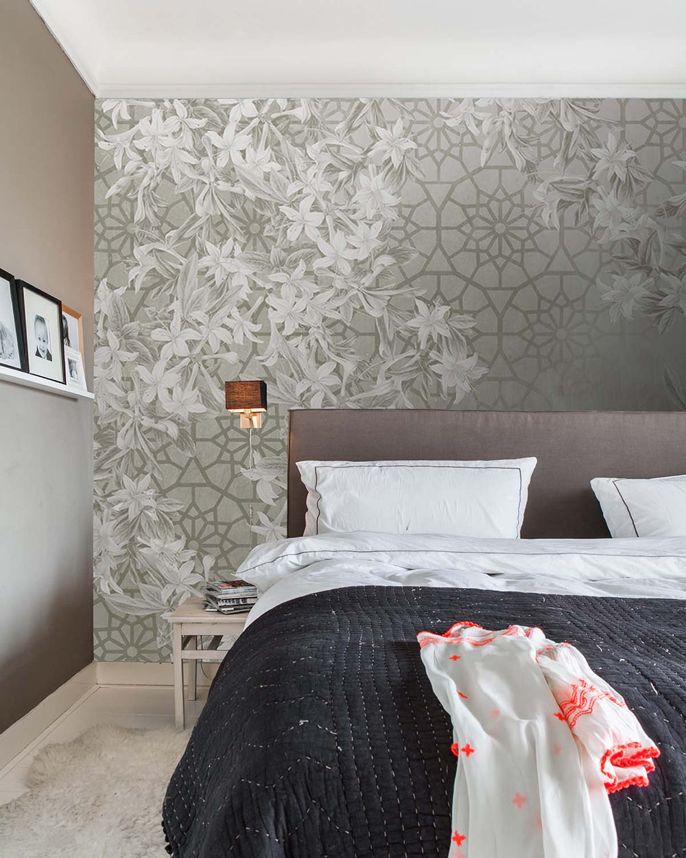 Beige Geometric Floral Collage M9500