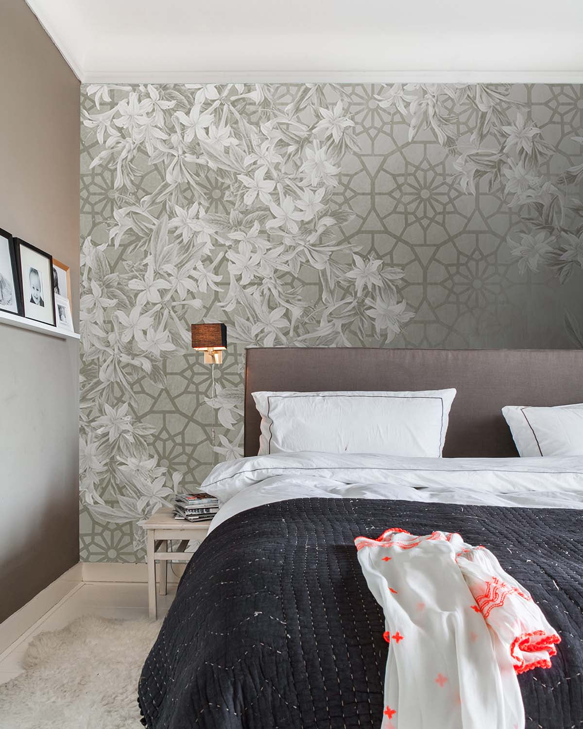Beige Geometric Floral Collage M9500