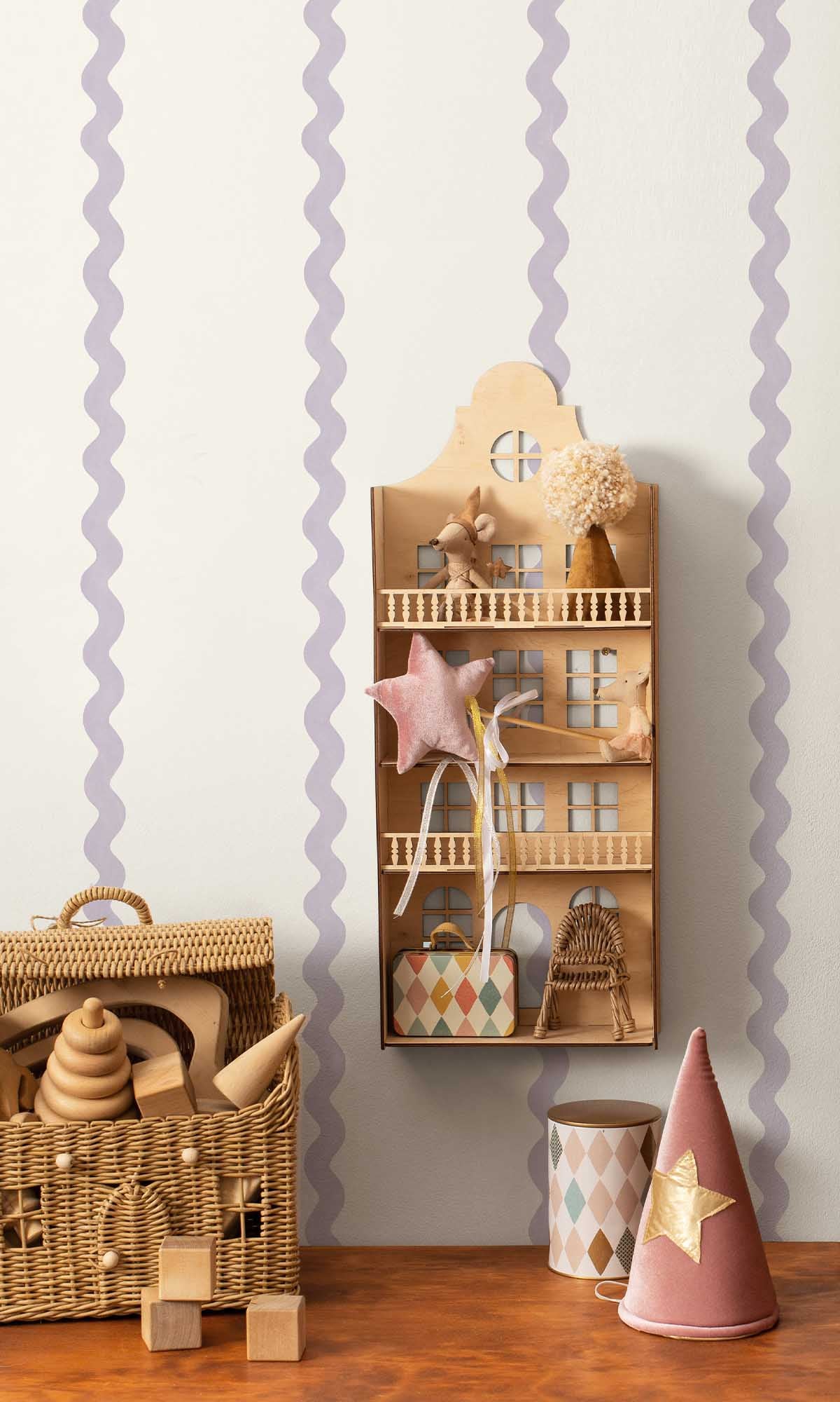 Lilac Charming Wiggle Stripe Wallpaper R10001
