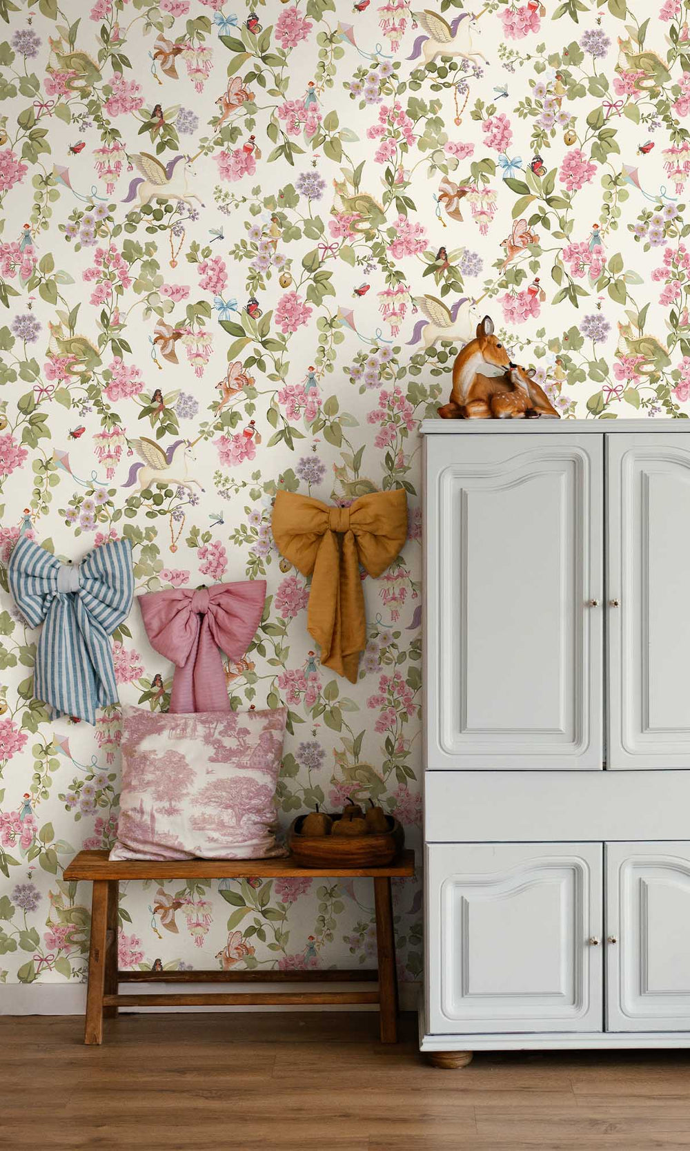 Cream/Multi Mystical Garden Wallpaper R10014