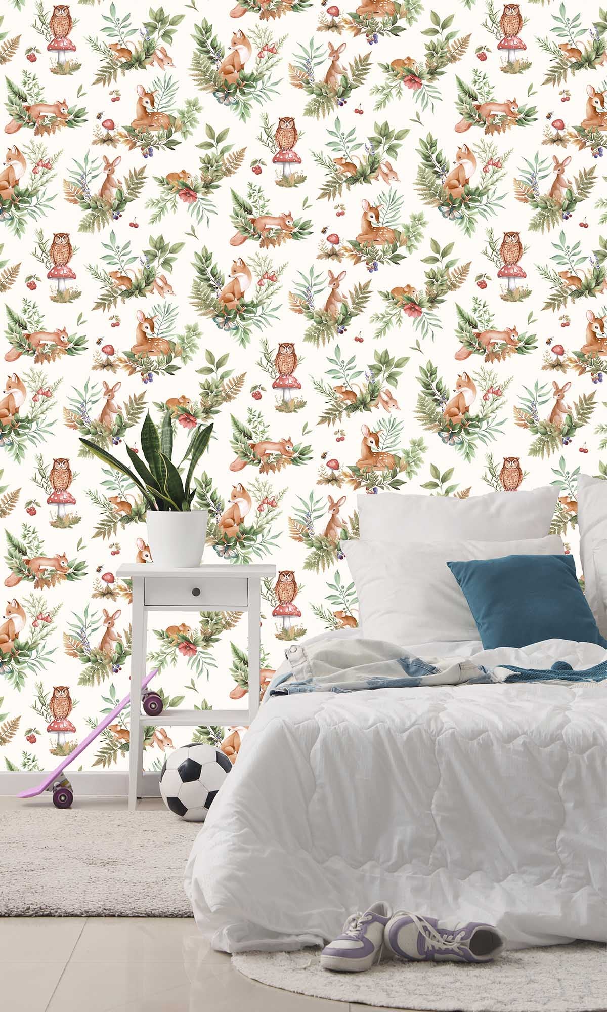 Cream/Multi Magical Woodlands Wallpaper R10043