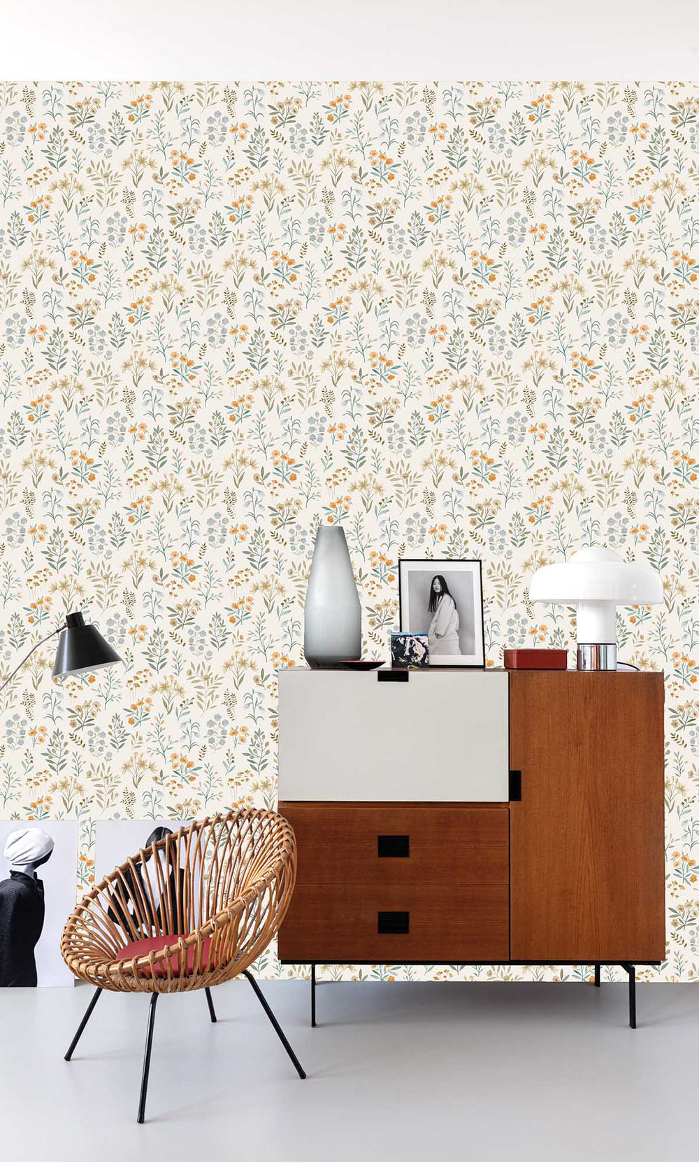Grey Frost Assorted Painted Poppies Wallpaper R10115