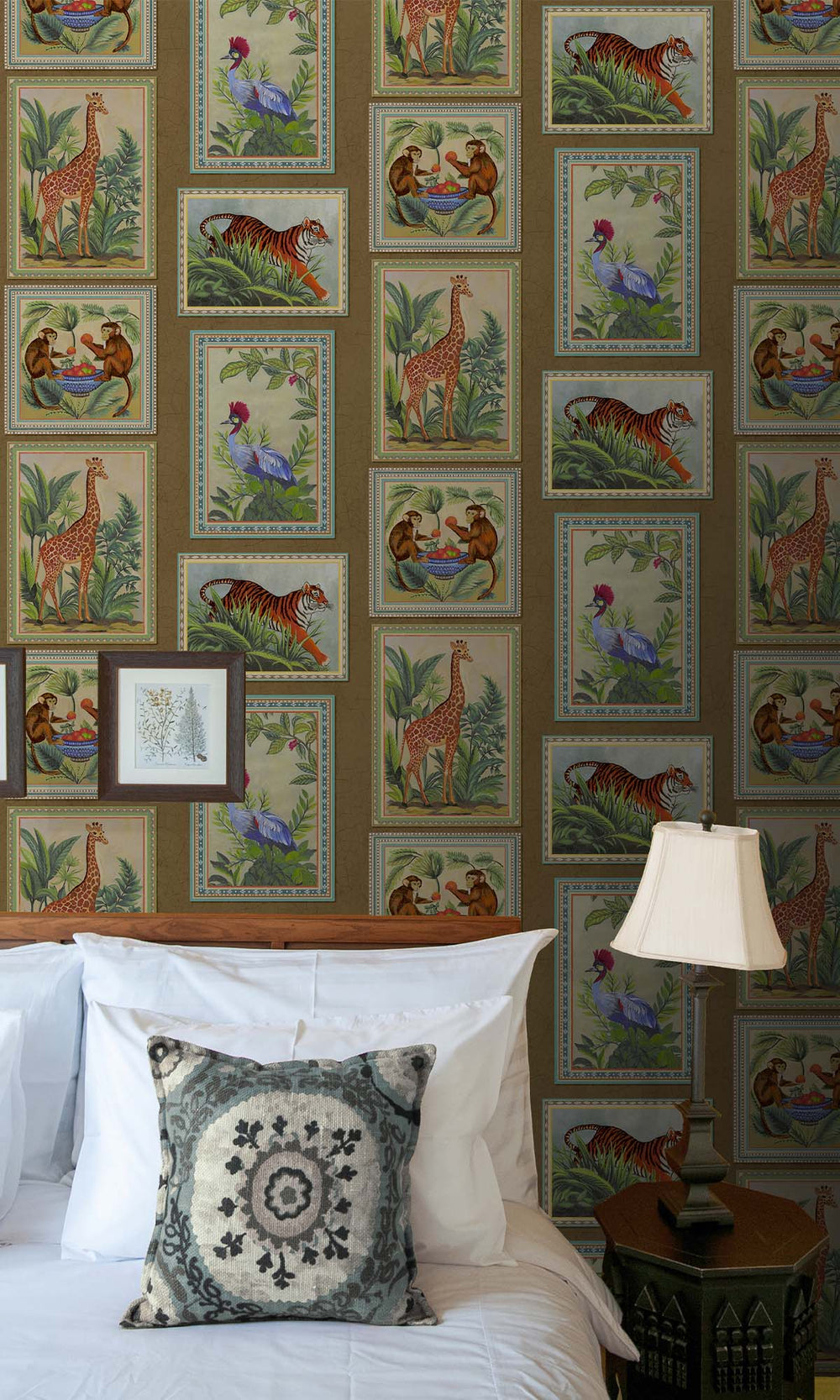 Gold Framed Jungle Beasts Wallpaper R10246