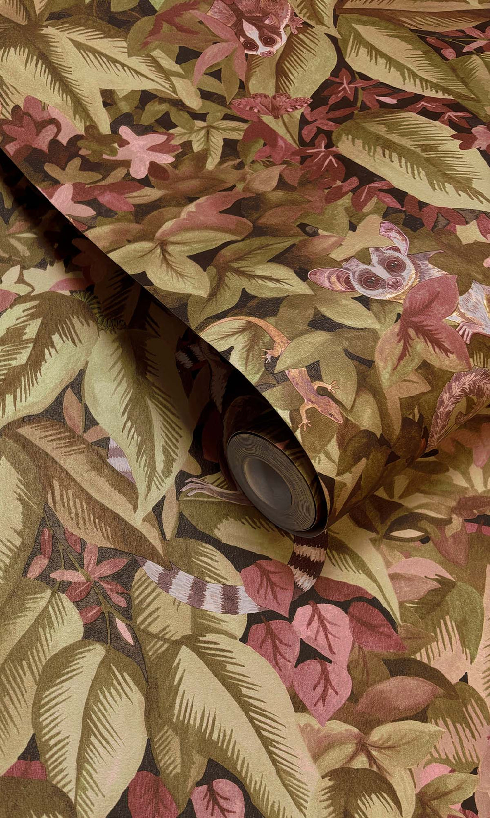 Berry Lush Foliage Wallpaper R10259
