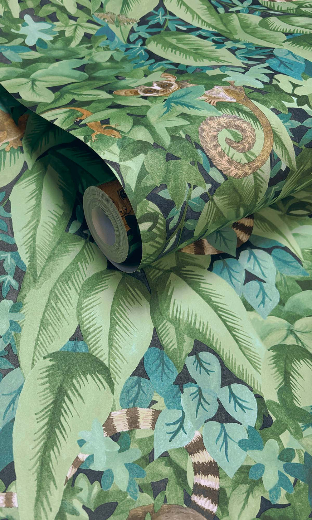 Aqua/Green Lush Foliage Wallpaper R10260