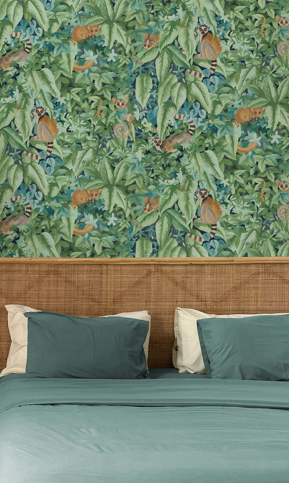Aqua/Green Lush Foliage Wallpaper R10260