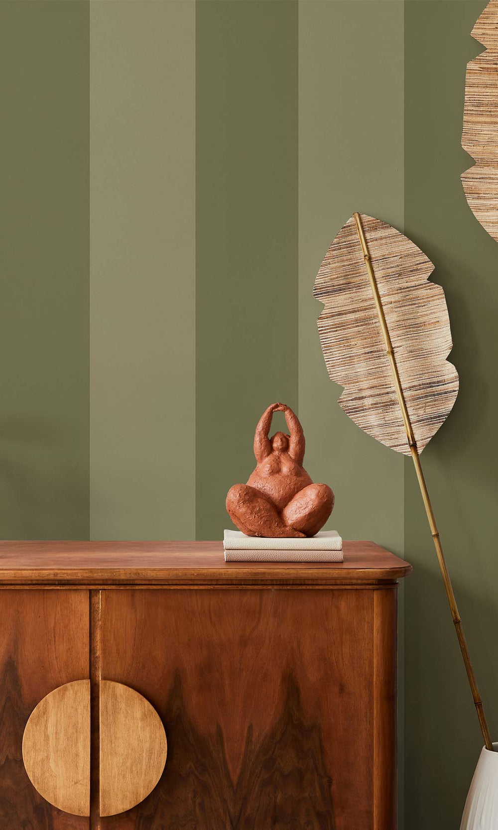 Green Bold Stripes Wallpaper R10277