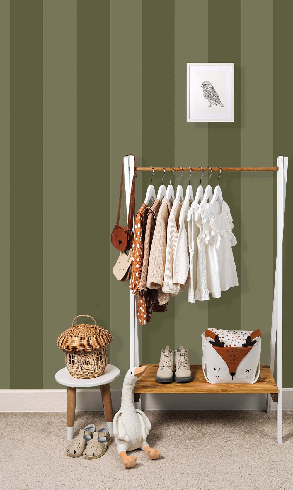 Green Bold Stripes Wallpaper R10277