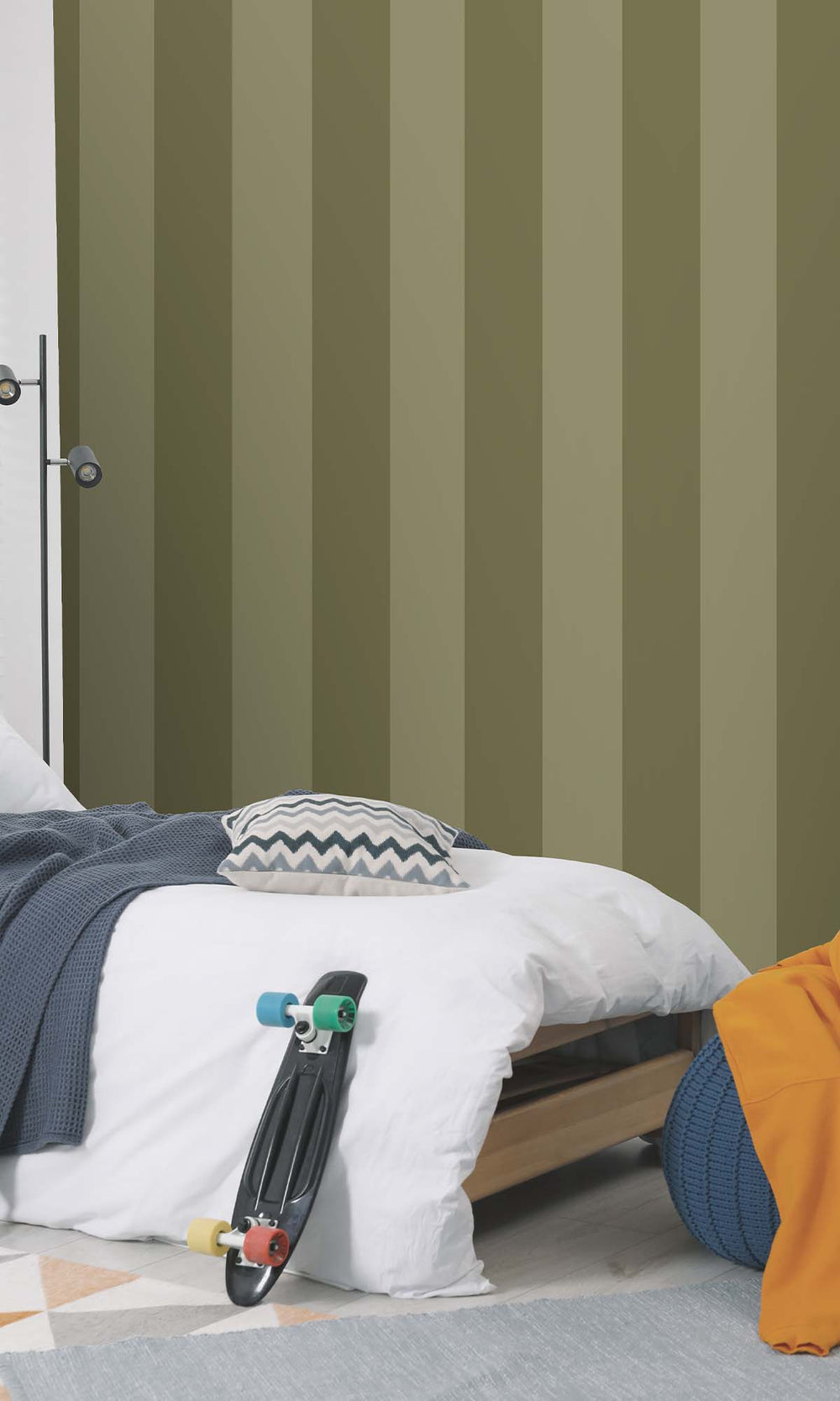 Green Bold Stripes Wallpaper R10277