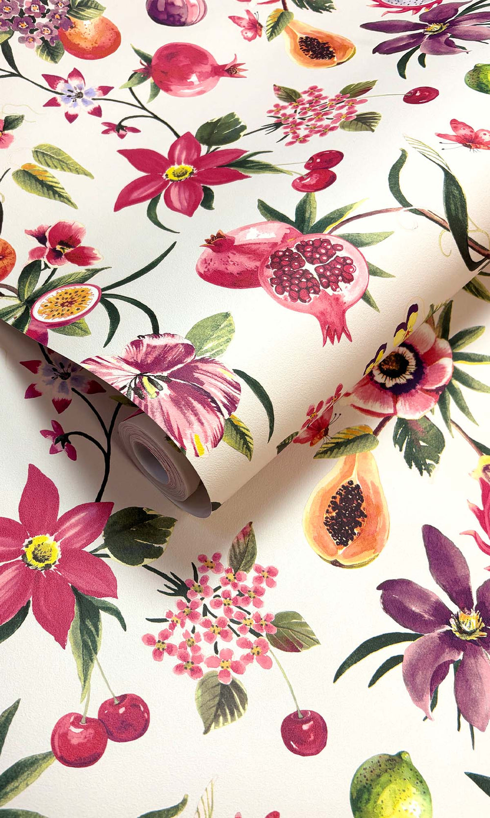 Cream/Multi Exotic Tropics Wallpaper R10282