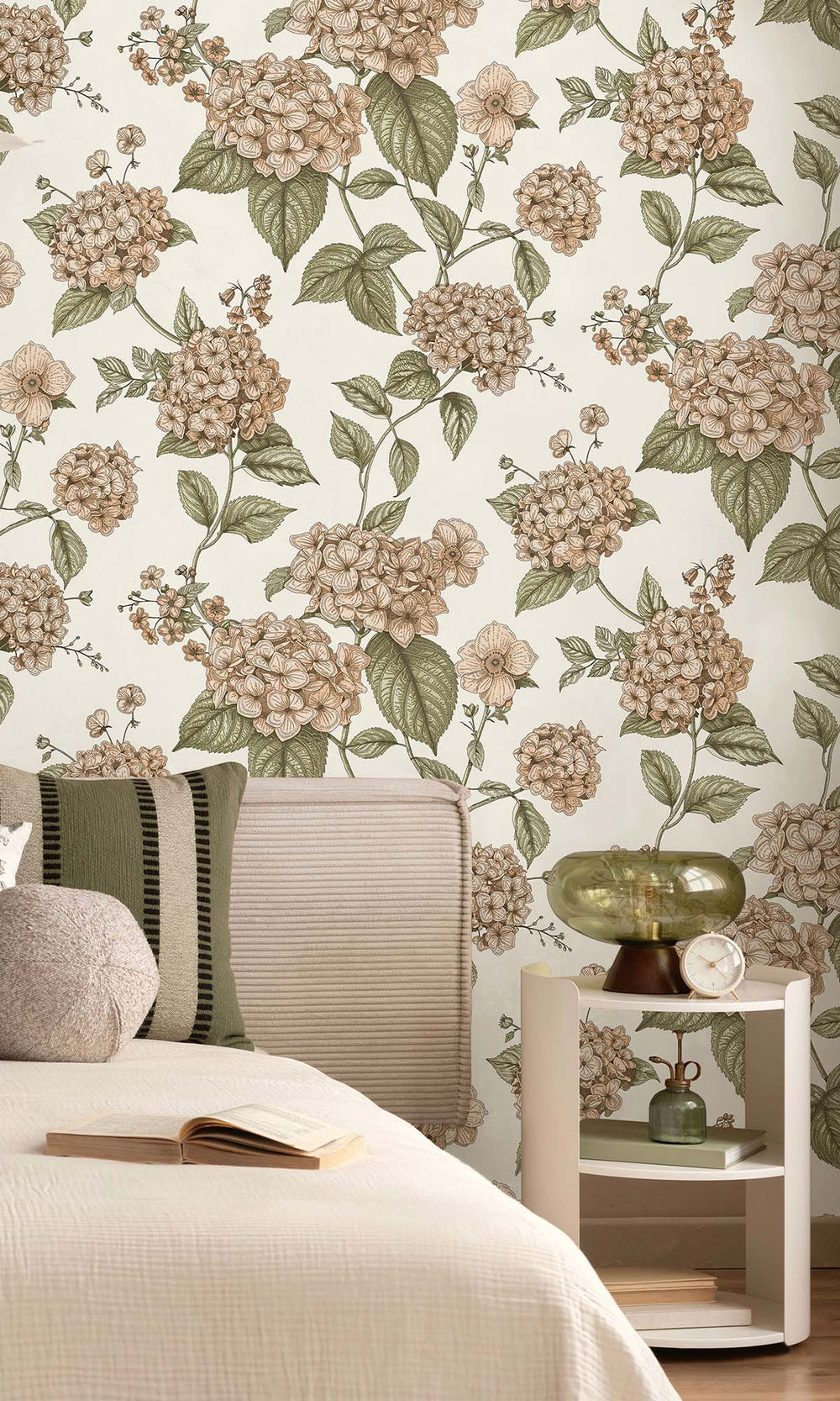 Coral/Green Elegant Hydrangea Wallpaper R10284