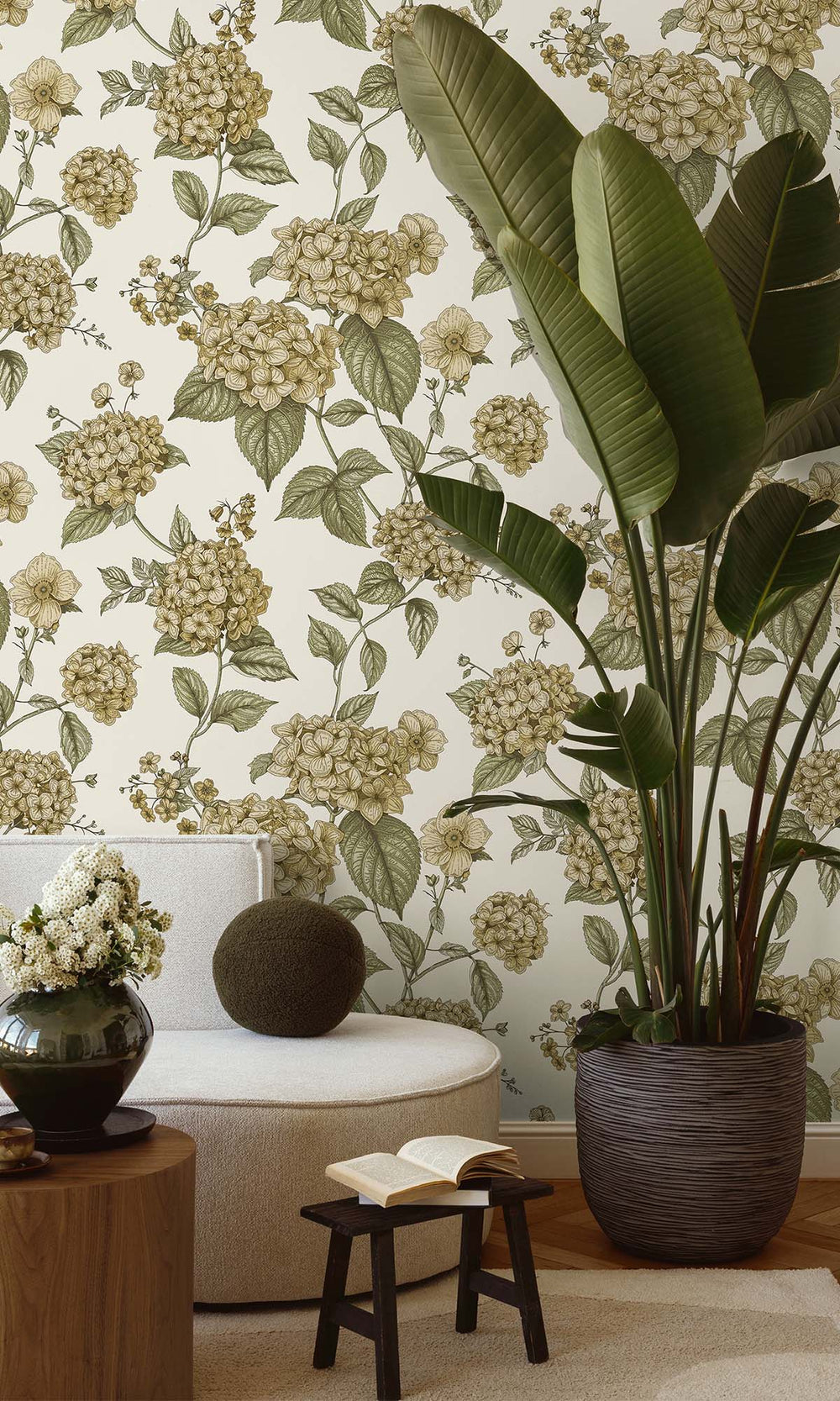Ochre/Green Elegant Hydrangea Wallpaper R10286