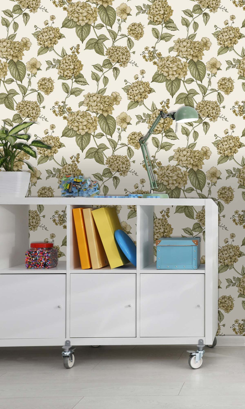 Ochre/Green Elegant Hydrangea Wallpaper R10286