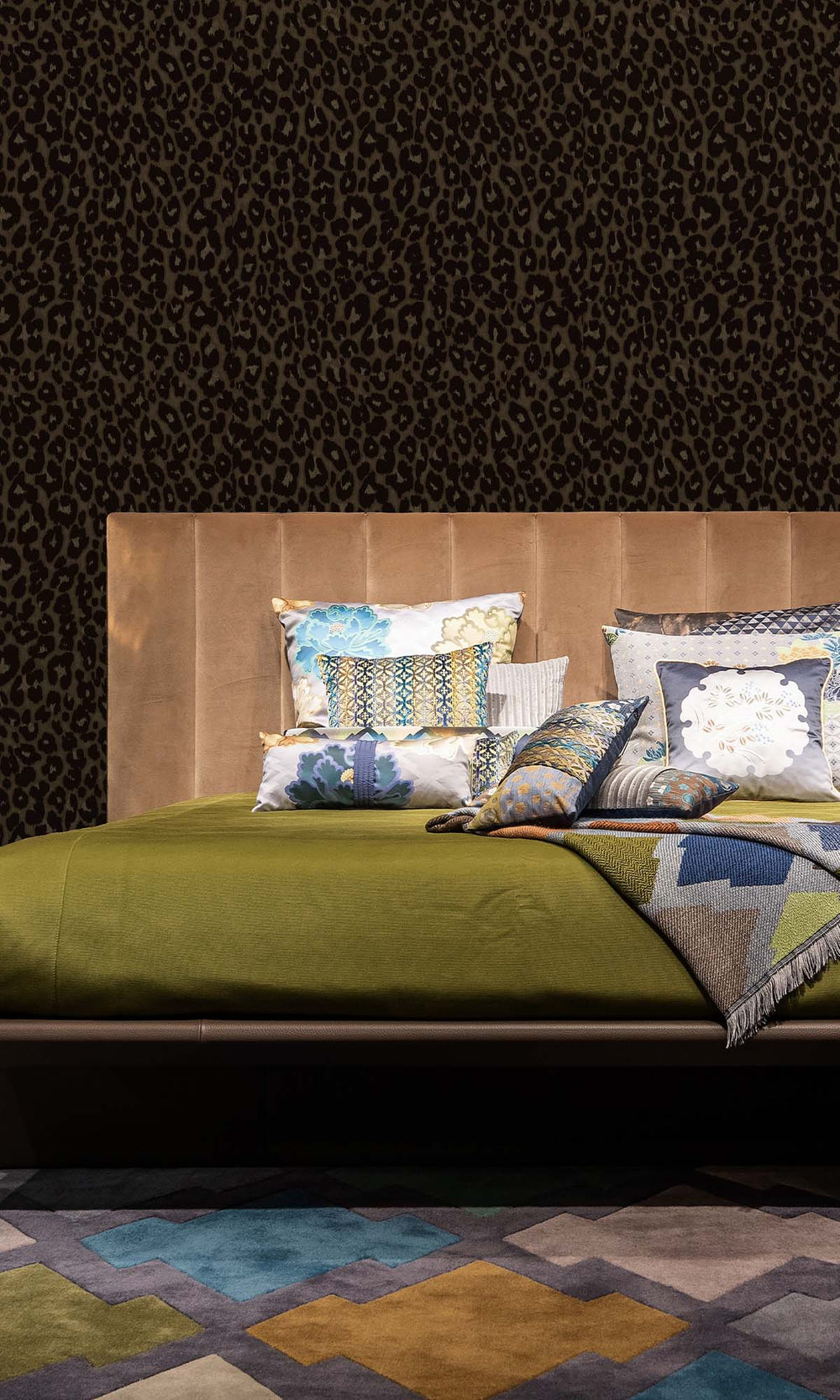Umber Flocked Leopard Print Wallpaper R10369