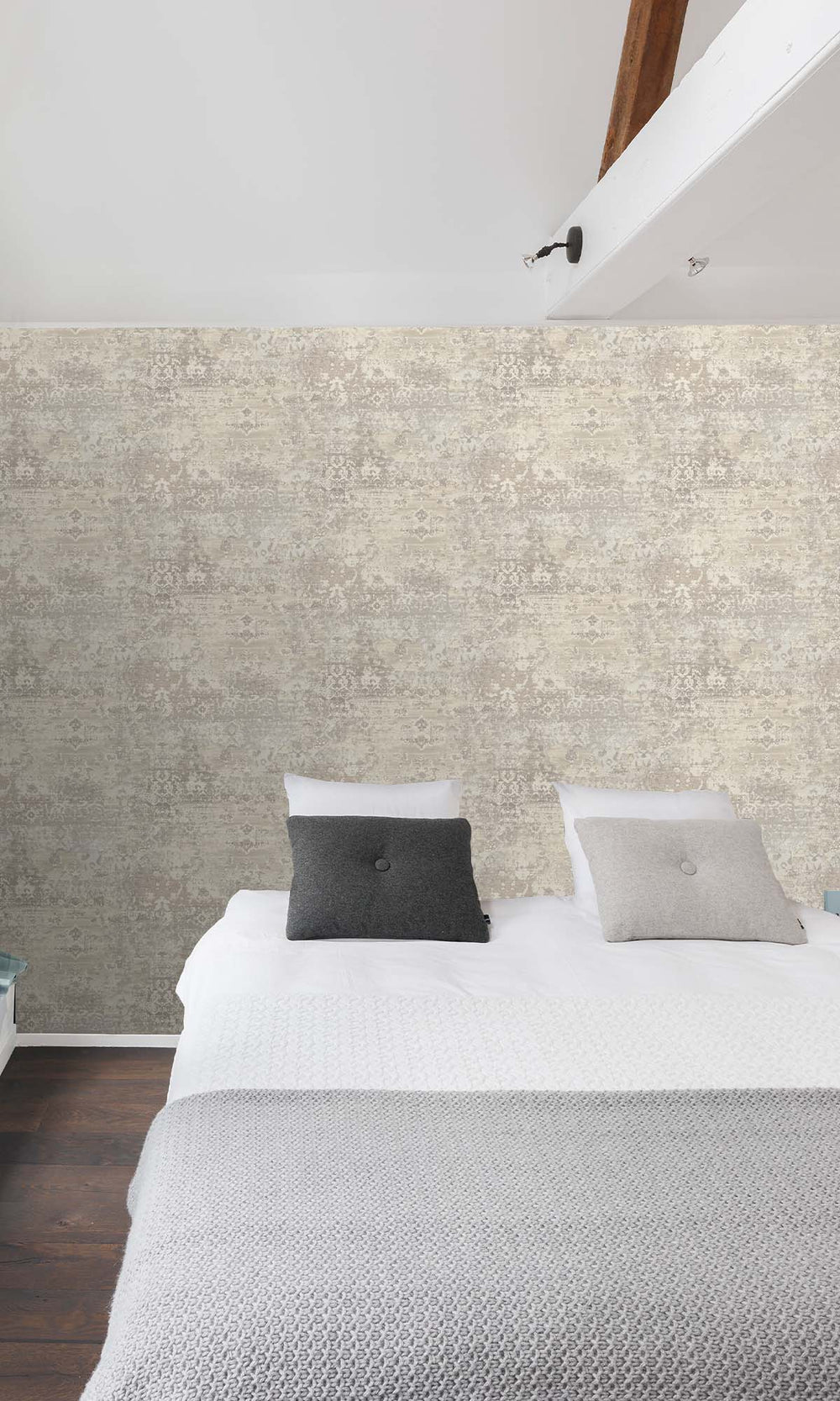 Ecru White Abstract Damask Wallpaper R10506