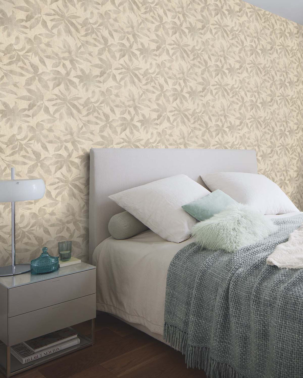 Pigeon Grey Textured Floral Leaves Wallpaper R10539