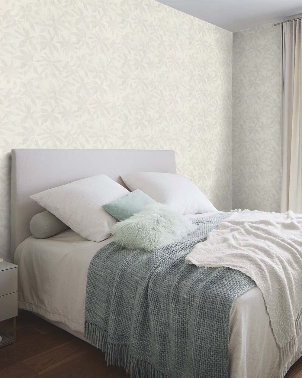 Thistle Grey Textured Floral Leaves Wallpaper R10541
