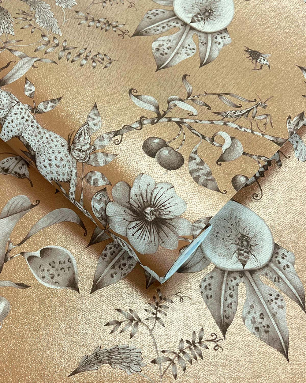 Gold Whimsical Leopards Wallpaper R10642