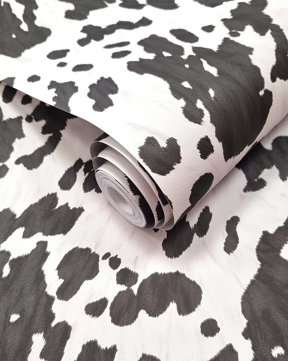 Black & White Bovine Fur Wallpaper R10668