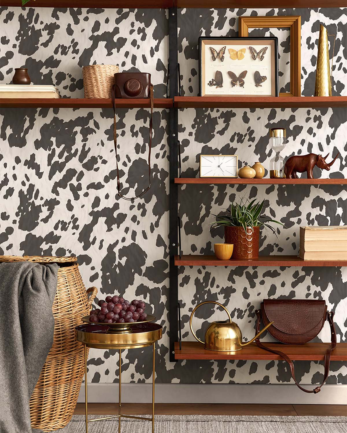 Black & White Bovine Fur Wallpaper R10668