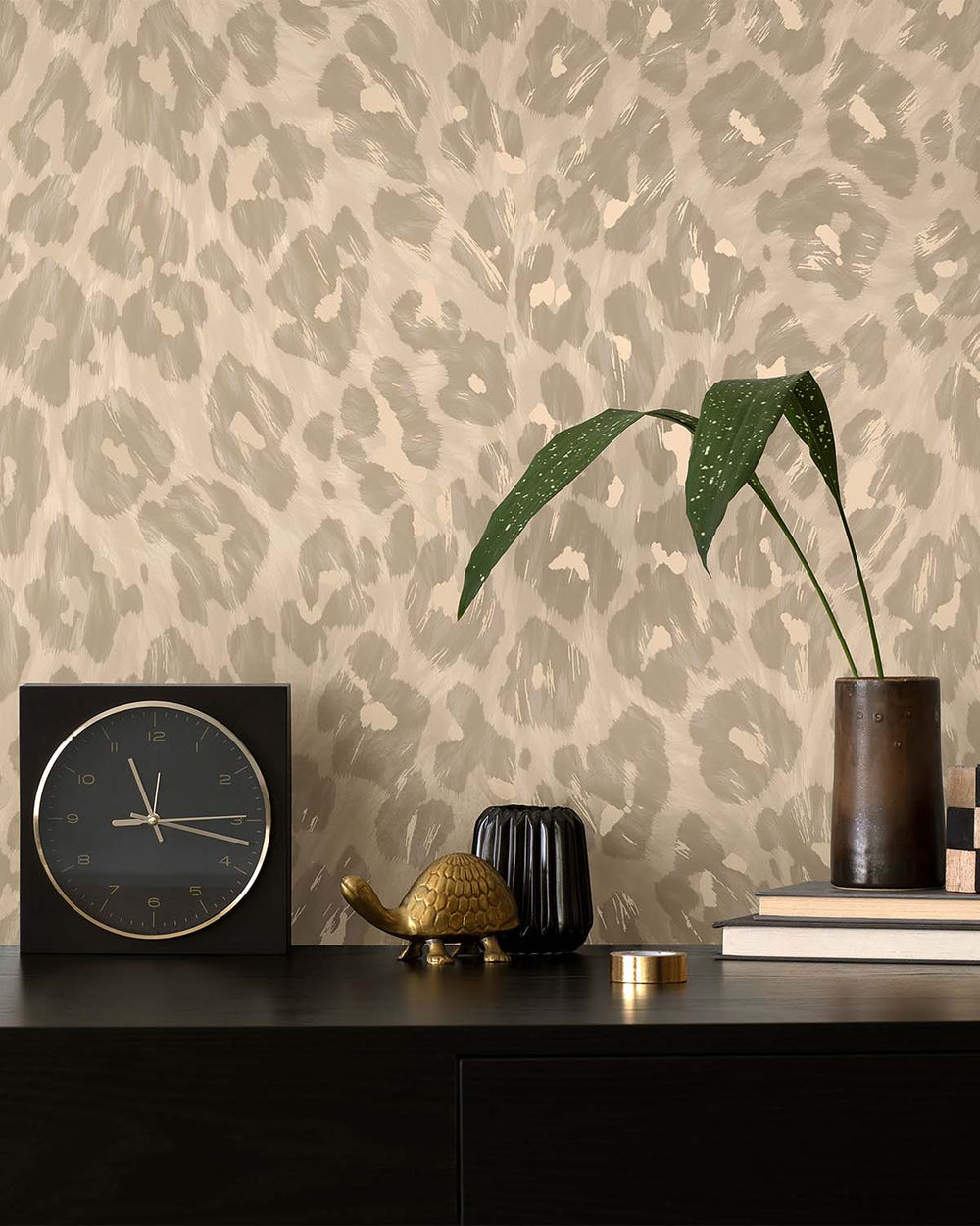 Champagne Classic Leopard Print Wallpaper R10671