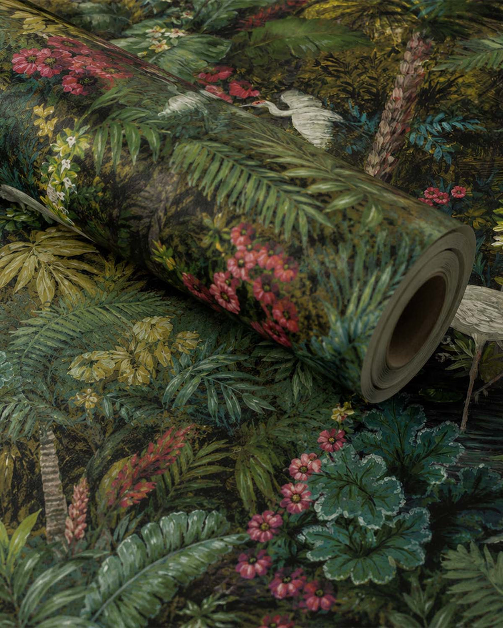 Black  Bold Tropical Paradise Botanical Wallpaper R7580