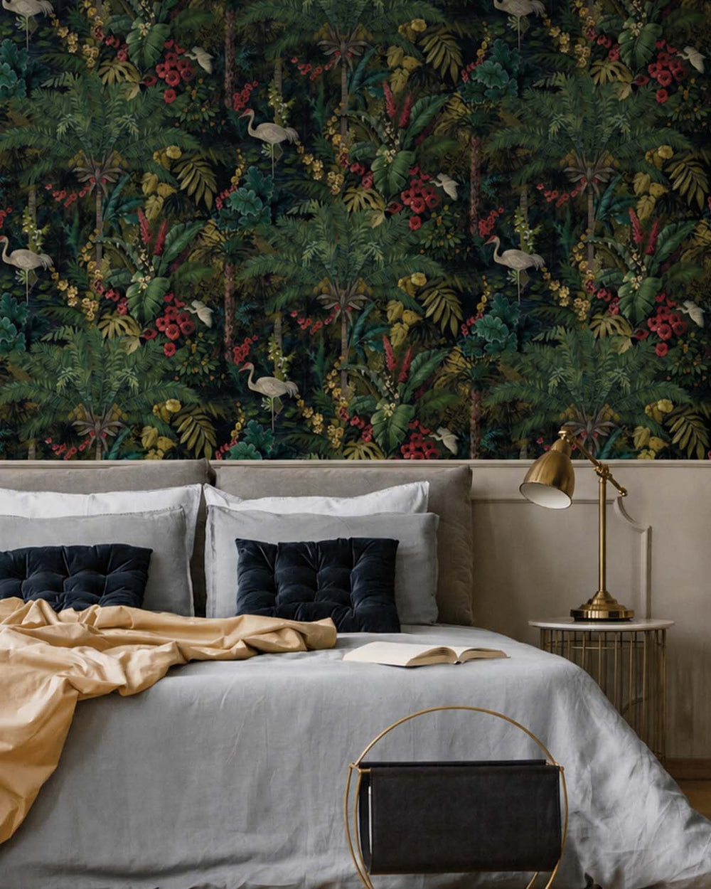 Black  Bold Tropical Paradise Botanical Wallpaper R7580