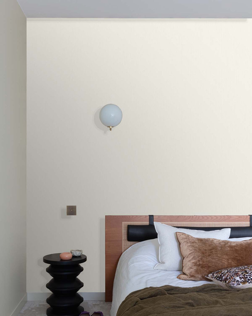Taupe Uni-Plain Textured Wallpaper R7983