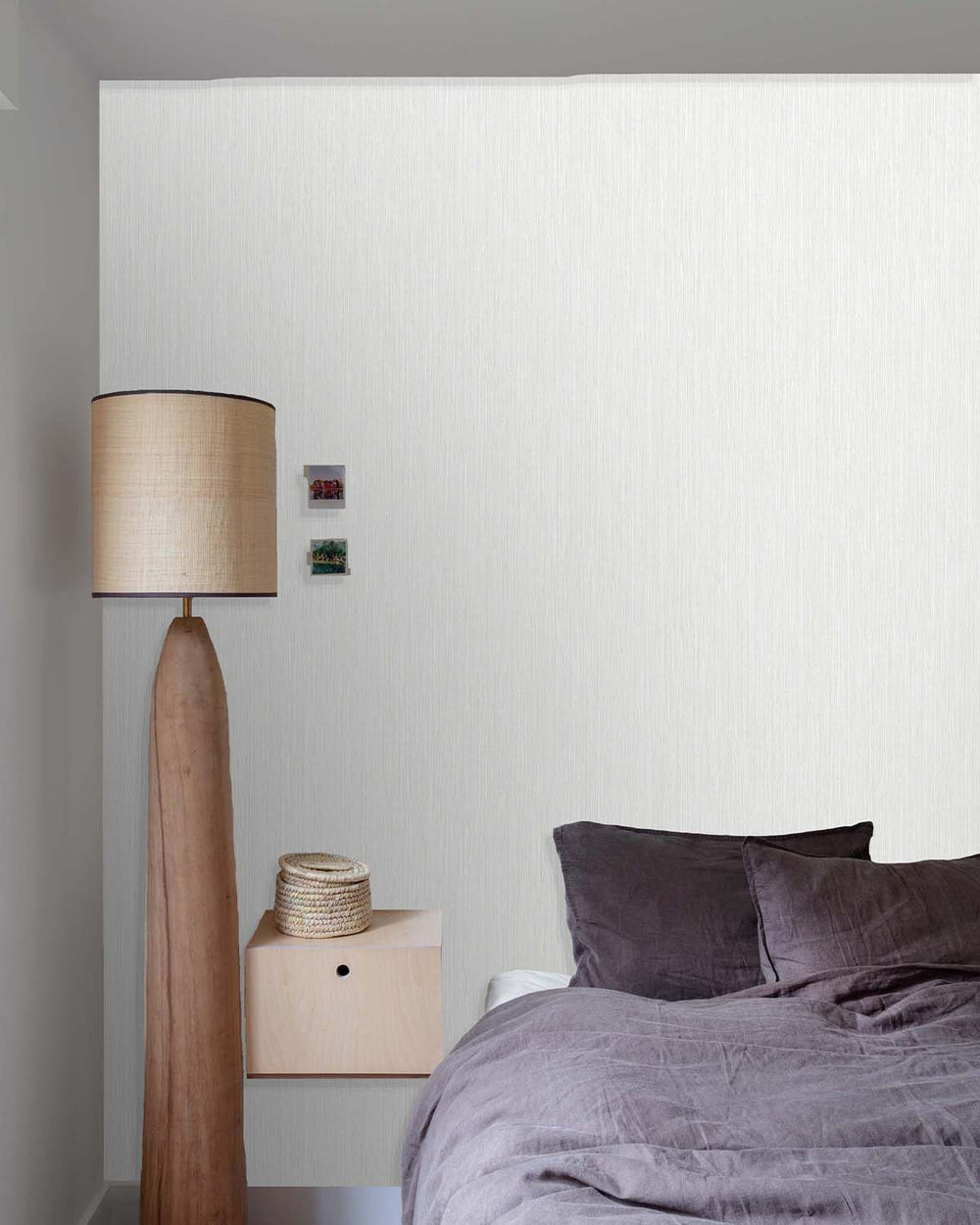 White Uni-Plain Textured Wallpaper R7984